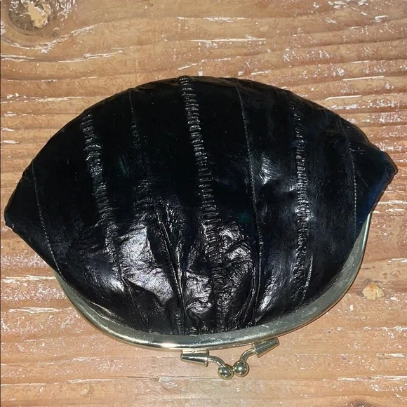 Vintage EEL SKIN 100% Genuine Sleek Black Clutch Double coin 70s - Picture 3 of 5